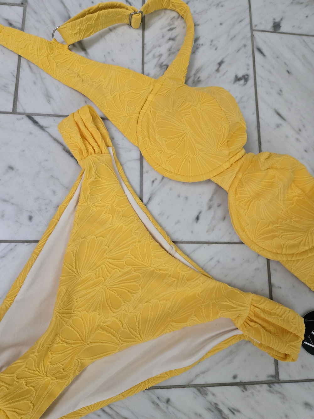 Vici Yellow Textured Underwire Bikini Set - Picture 4 of 8
